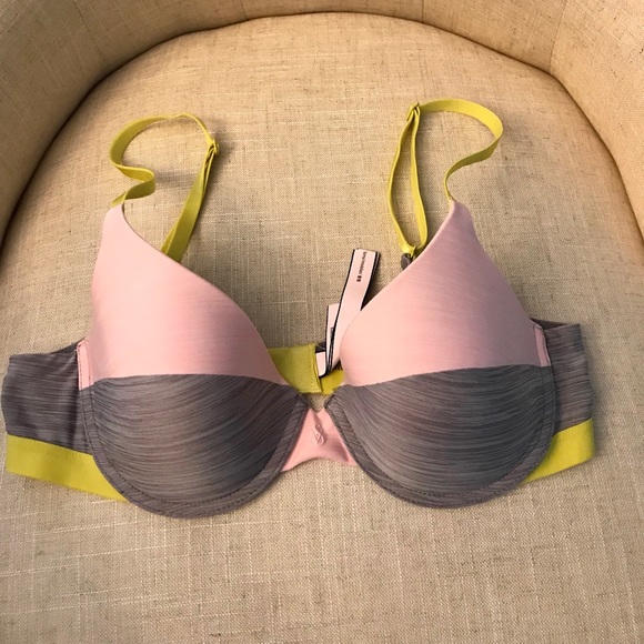 Victoria’s Secret t-shirt bra - Picture 1 of 4